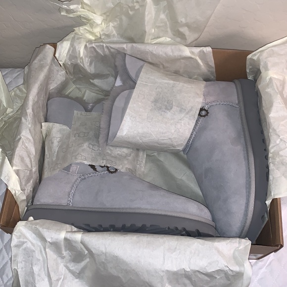 UGG SIZE 6 BRAND NEW IN BOX AZALEA CHARM GORGEOUS BOOTS - Picture 12 of 15